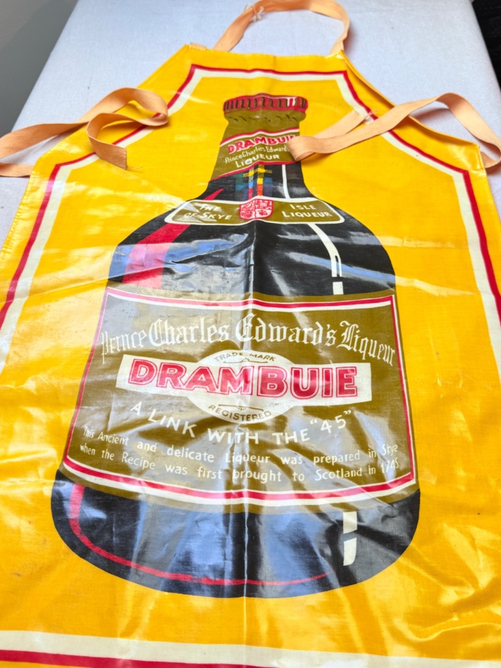 Vintage Pier One Drambuie Plastic Bar Apron New With Tags NWT - Picture 3 of 9